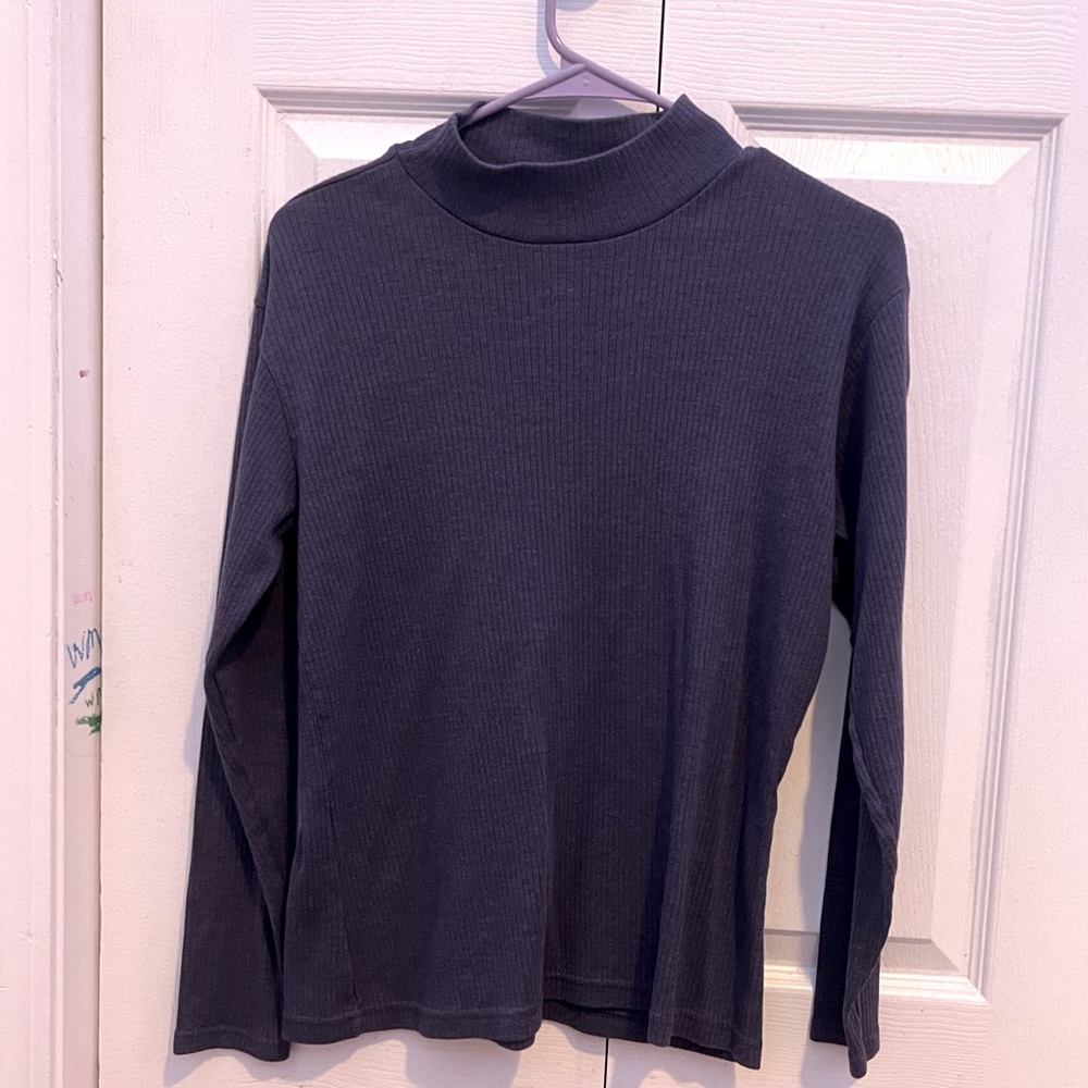 Purple turtle neck, medium, long sleeve